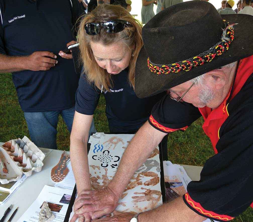 Fern Hames and Taungurong Elder Uncle Roy Patterson at a Native Fish Awareness Week event in Marysville in 2010. 